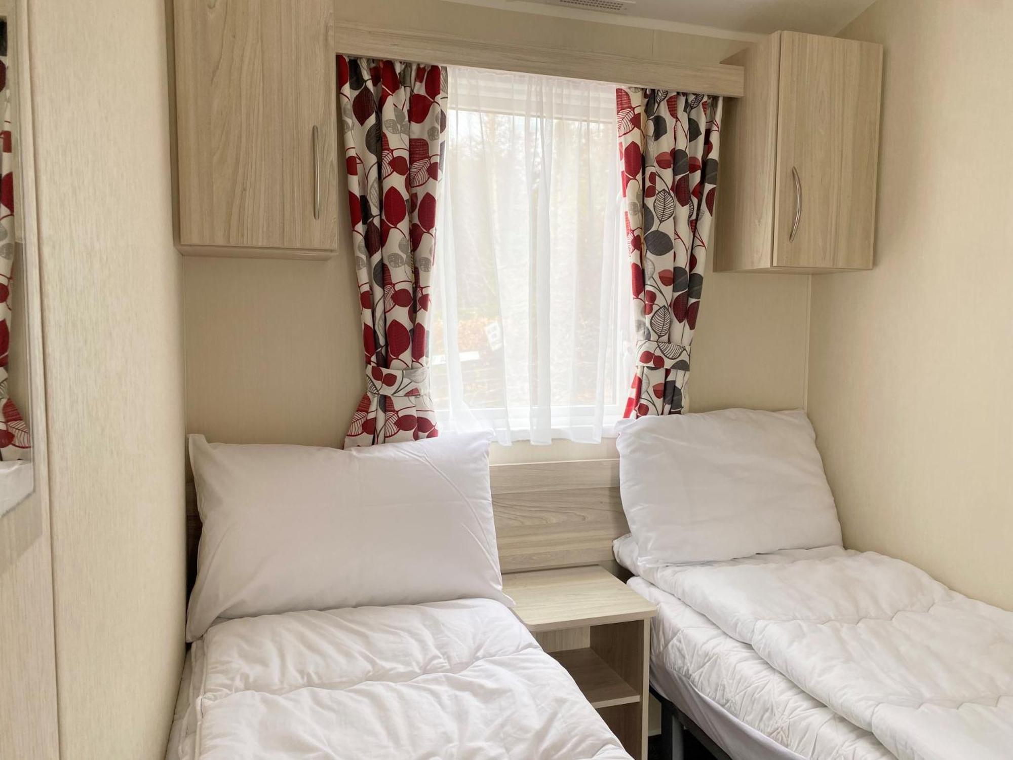 Linnhe Lochside Holidays Corpach Zimmer foto