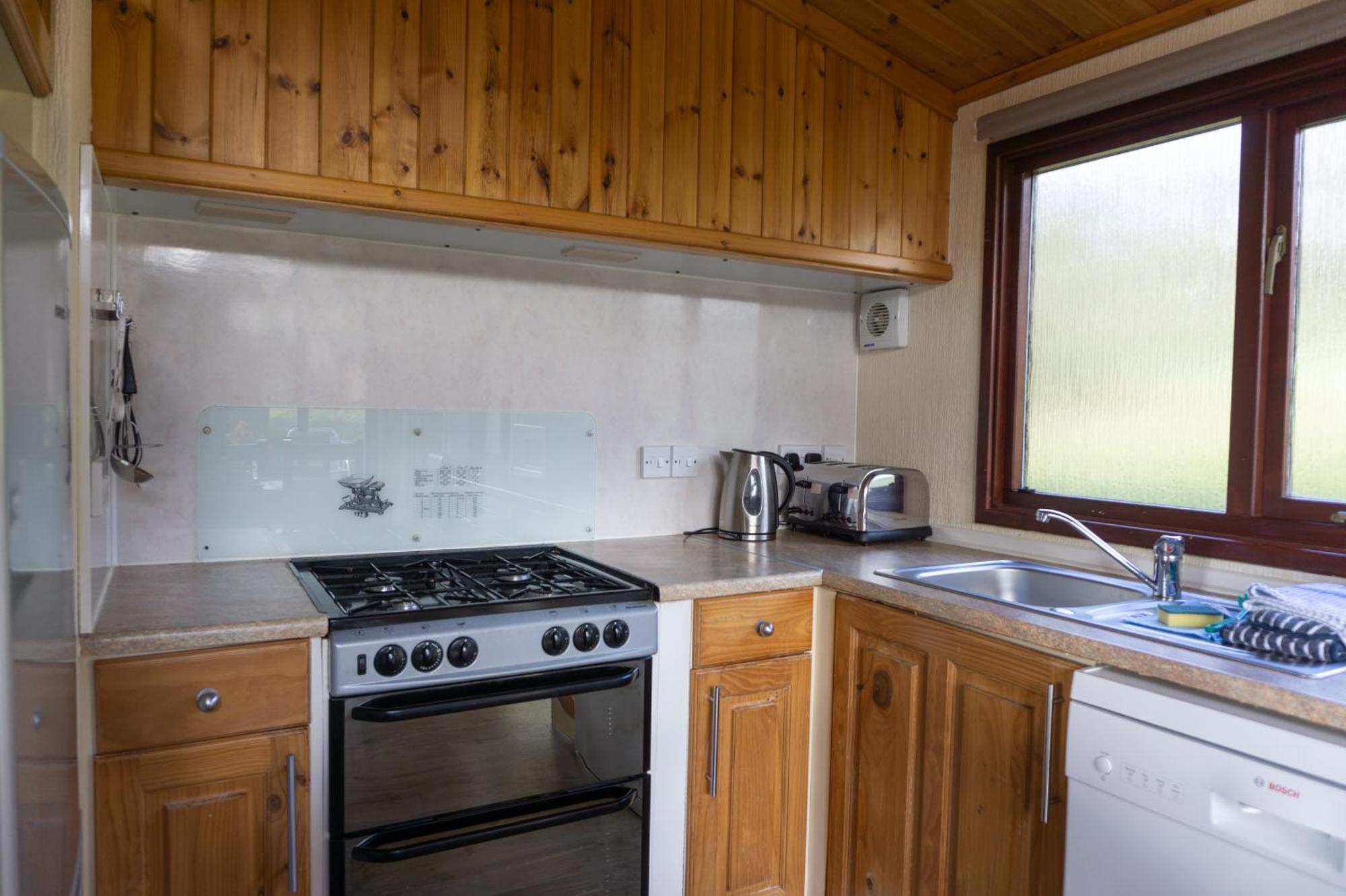 Linnhe Lochside Holidays Corpach Zimmer foto