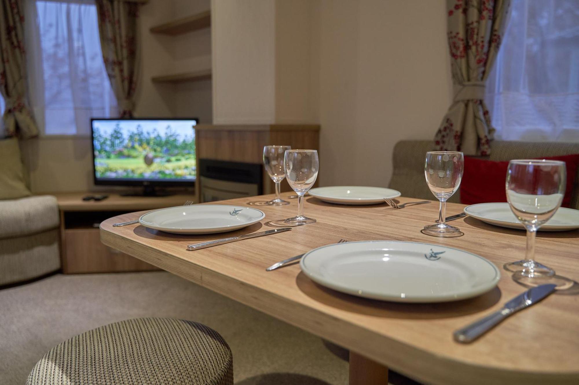 Linnhe Lochside Holidays Corpach Zimmer foto